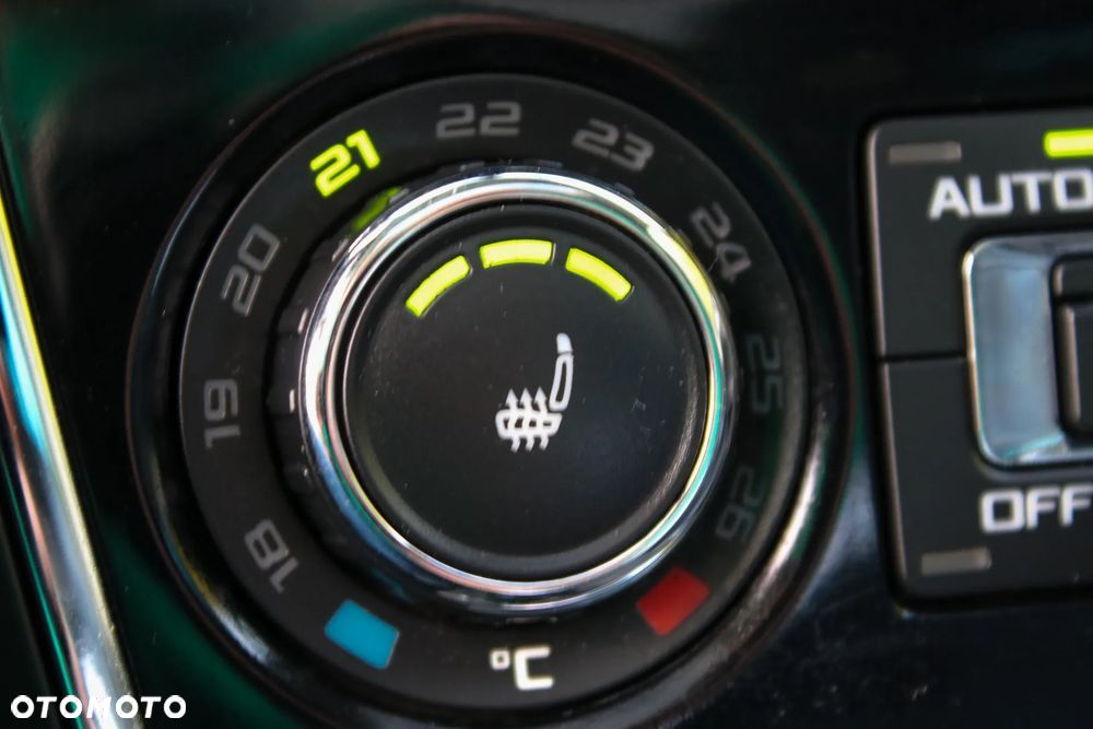 Skoda Superb Combi 2.0 TDI DSG L&K - 38