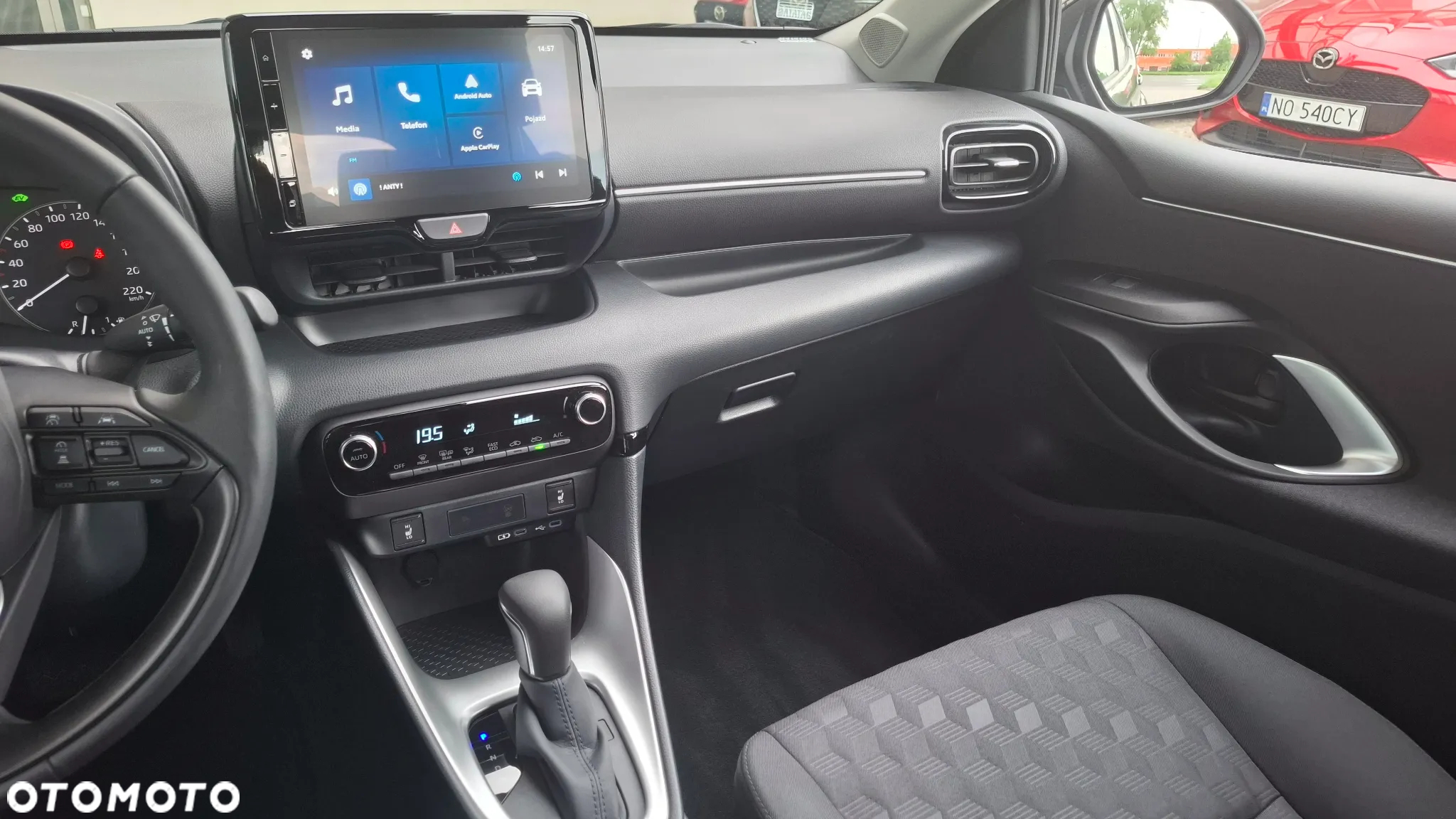 Mazda 2 Hybrid - 11
