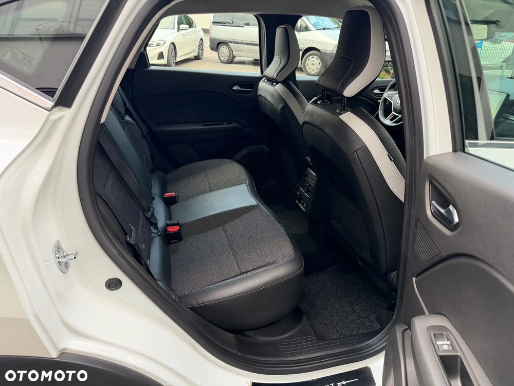 Renault Captur 1.3 TCe mHEV Intens EDC - 25