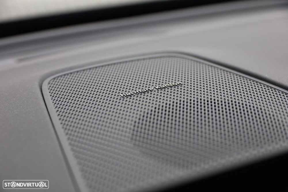 Volvo XC 60 2.0 T6 PHEV Core AWD - 31