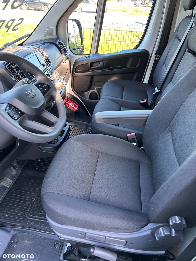 Toyota Proace MAX - 21