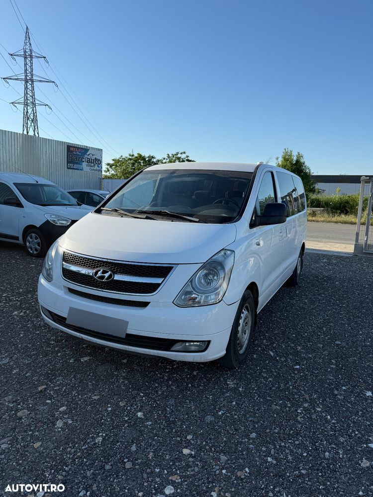 Hyundai H-1 Starex - 1