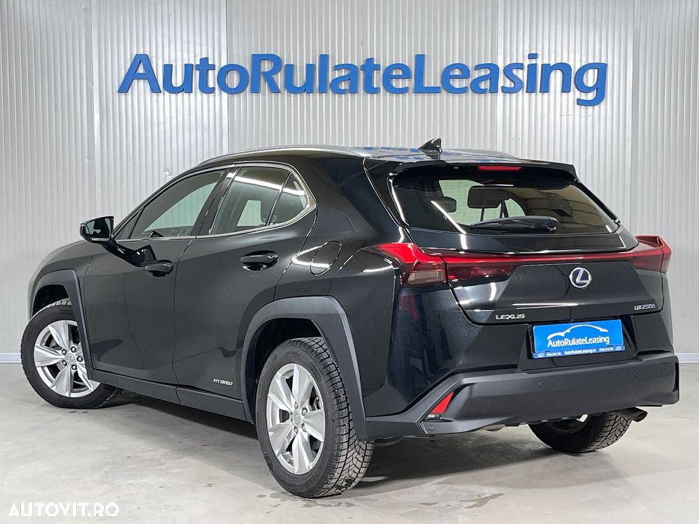 Lexus UX 250h Business Edition - 3