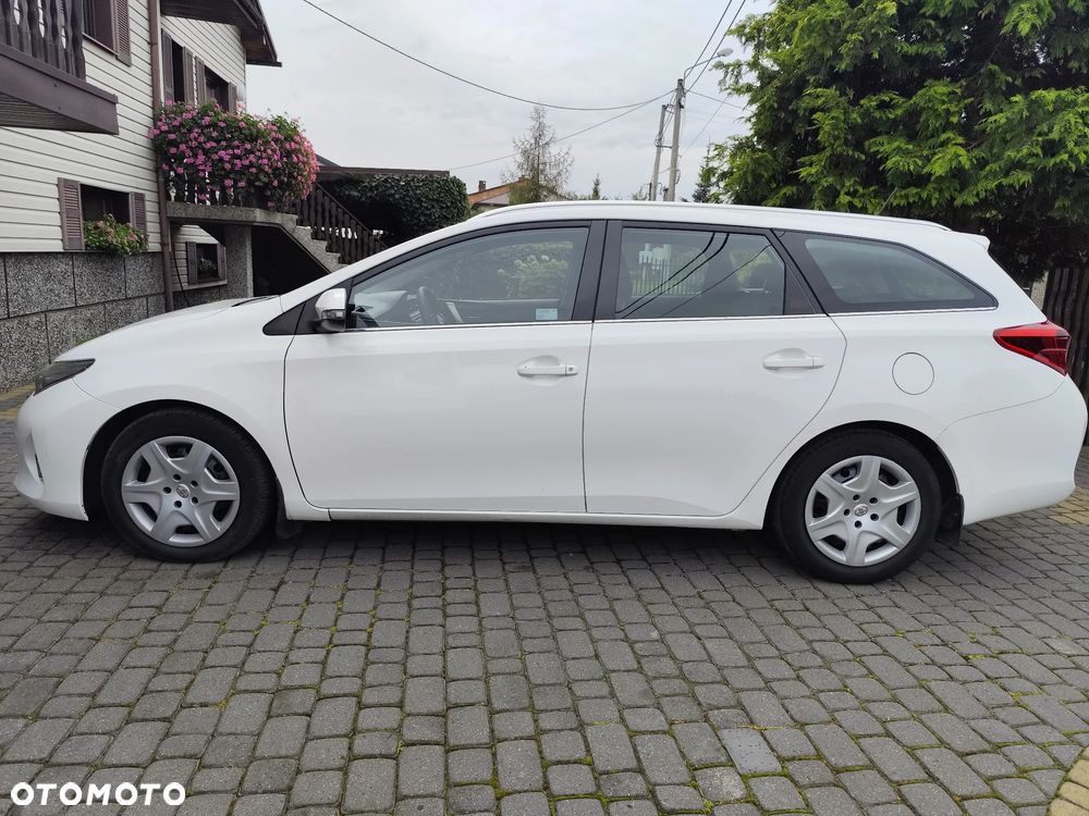 Toyota Auris 2.0 D-4D Dynamic - 2