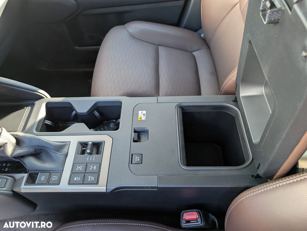 Toyota Land Cruiser - 12