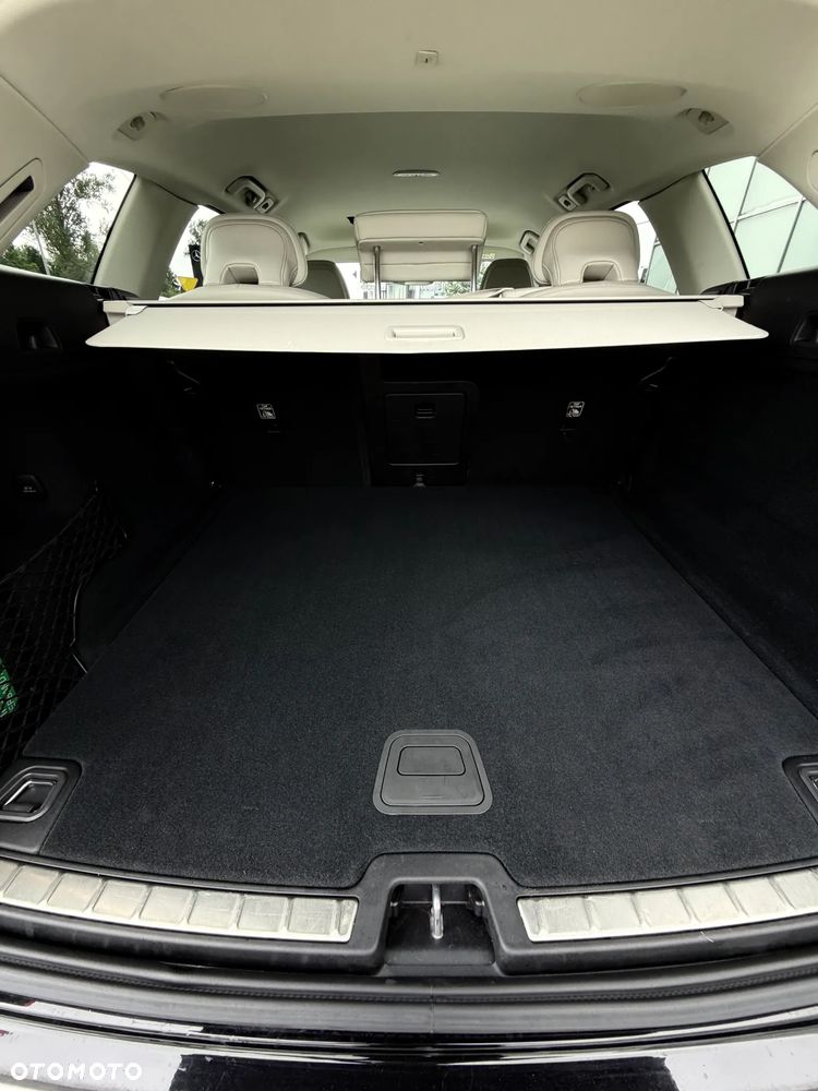 Volvo XC 60 B4 D AWD Plus Dark - 12