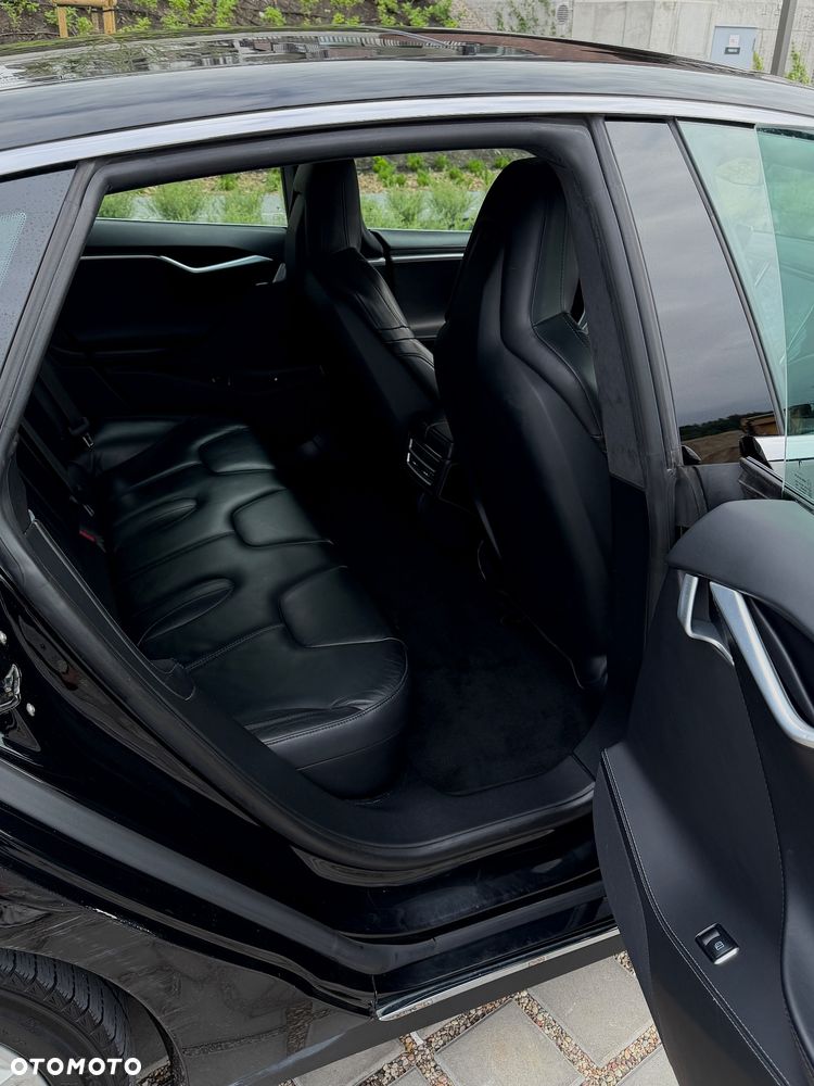 Tesla Model S 70 D - 2