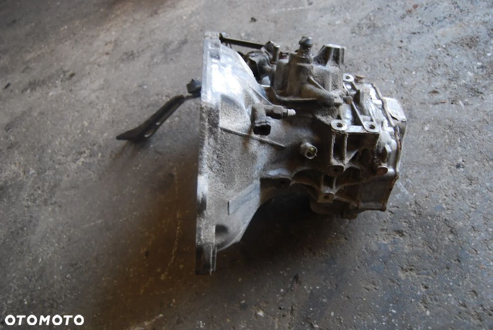SKRZYNIA BIEGÓW OPEL ZAFIRA A 1.6 16V LIFT Z16YNG - 2