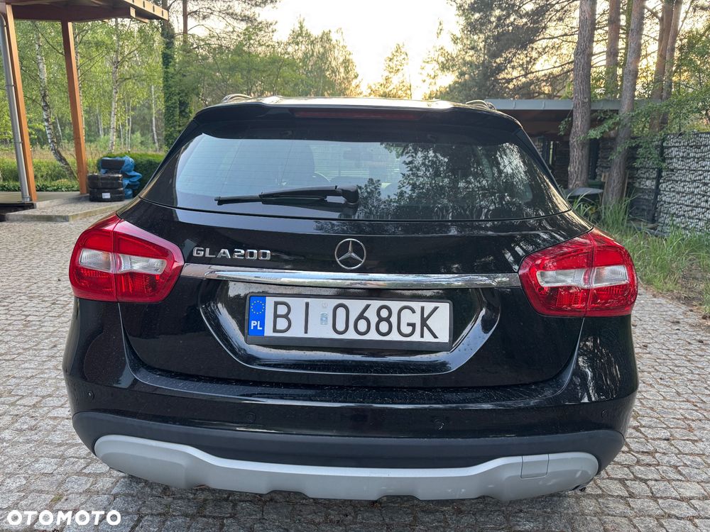 Mercedes-Benz GLA 200 7G-DCT Urban - 5