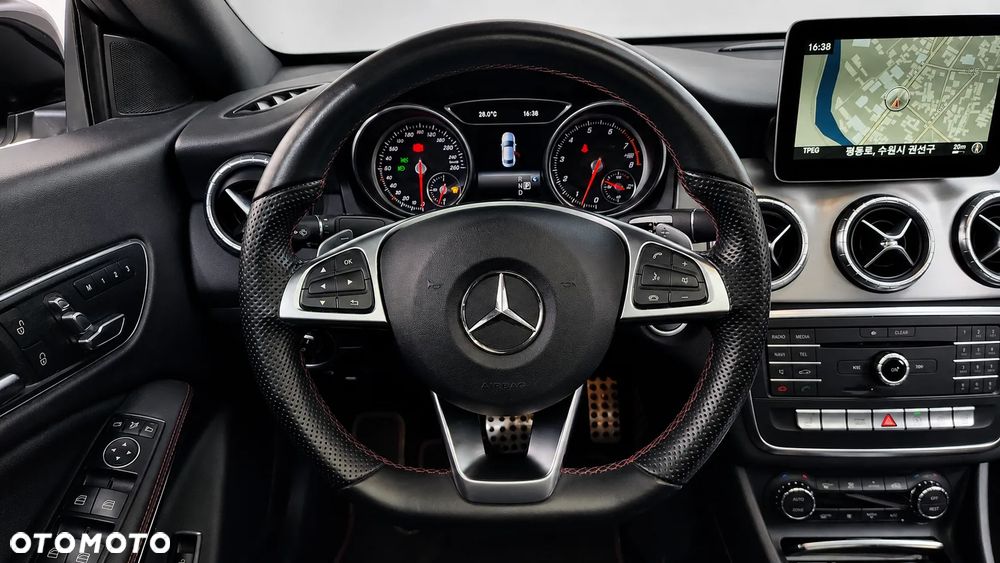 Mercedes-Benz CLA 250 4Matic 7G-DCT AMG Line - 13