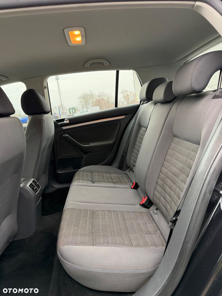 Volkswagen Golf 1.6 Tour - 27