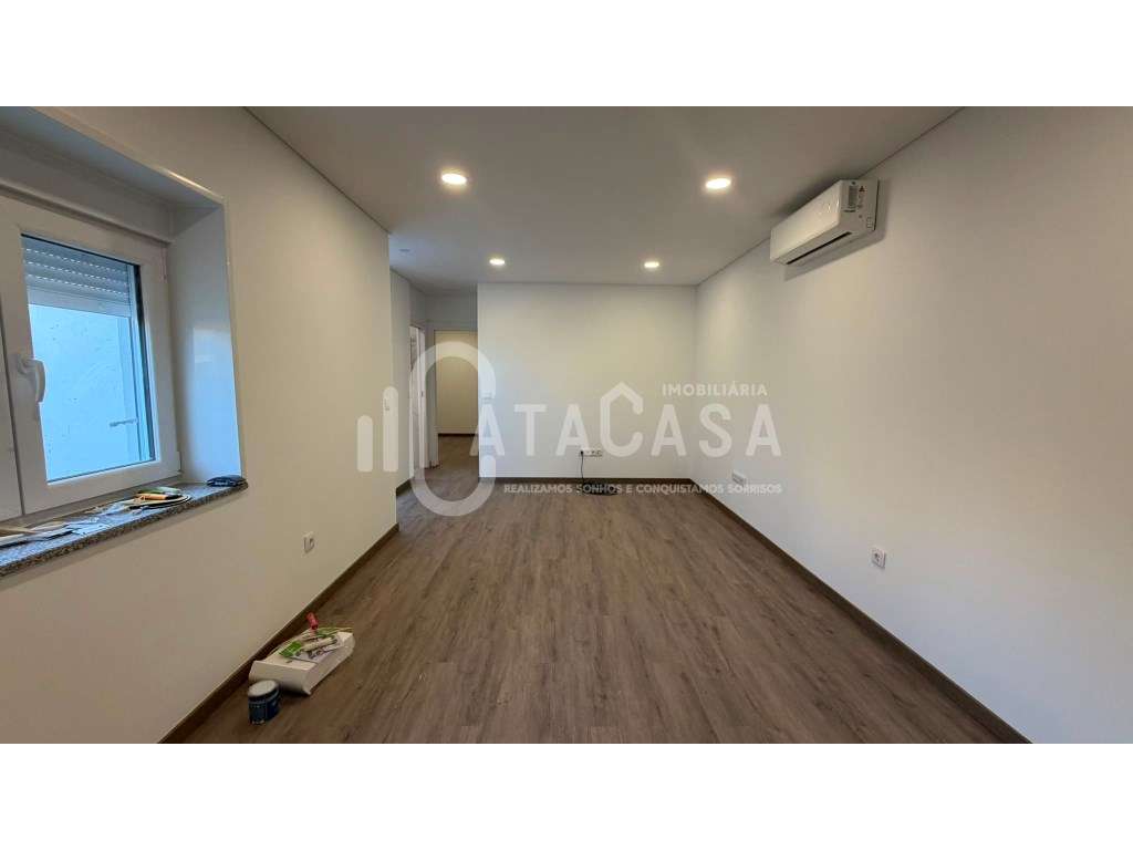 Moradia T2 para venda no centro de Barrô - Grande imagem: 3/17