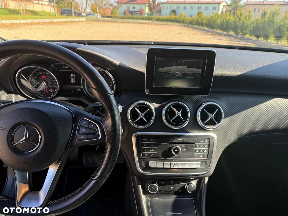Mercedes-Benz Klasa A 180 (BlueEFFICIENCY) 7G-DCT Urban - 17