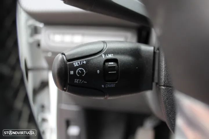 Peugeot 2008 1.2 PureTech Allure - 27