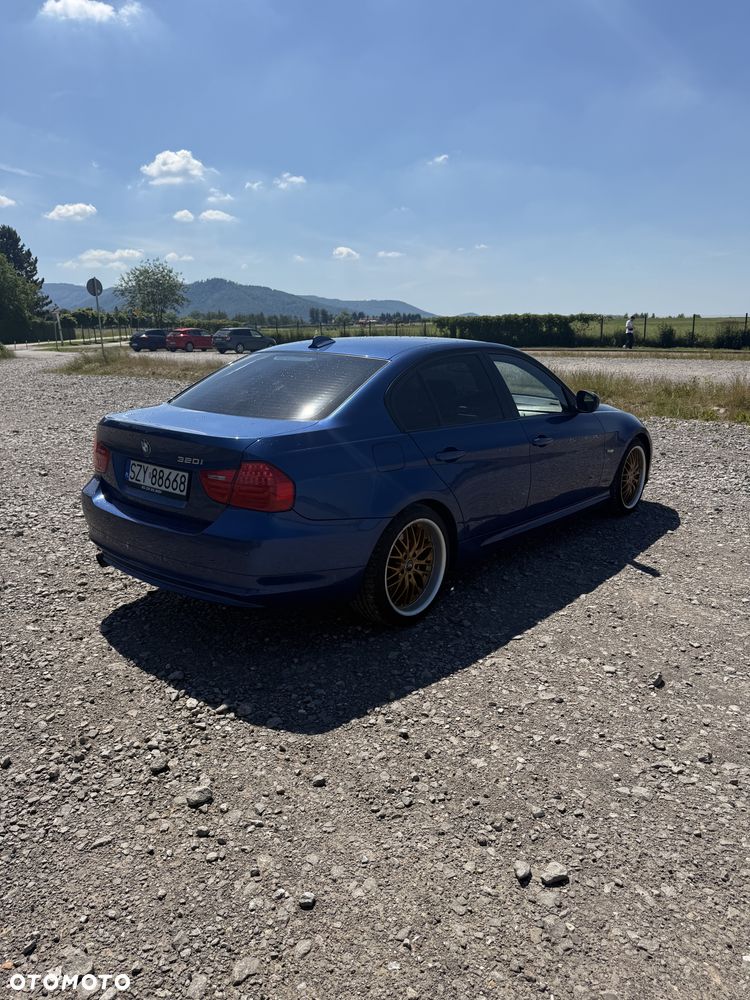 BMW Seria 3 320i - 5