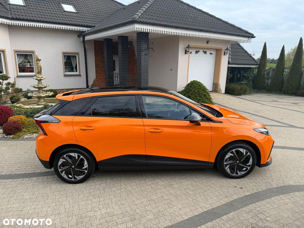 MG 4 Luxury 64 kWh - 10