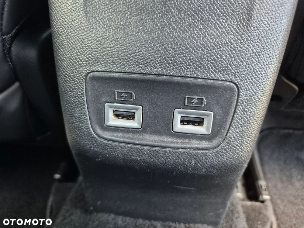 Peugeot 2008 PureTech 130 EAT8 GT - 19