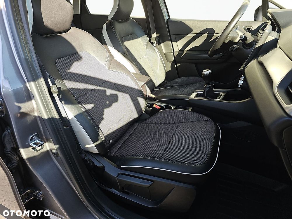 Renault Captur 1.0 TCe Intens - 17