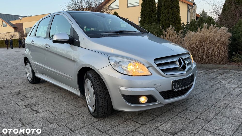 Mercedes-Benz Klasa B 180 BlueEFFICIENCY SPORT EDITION - 2