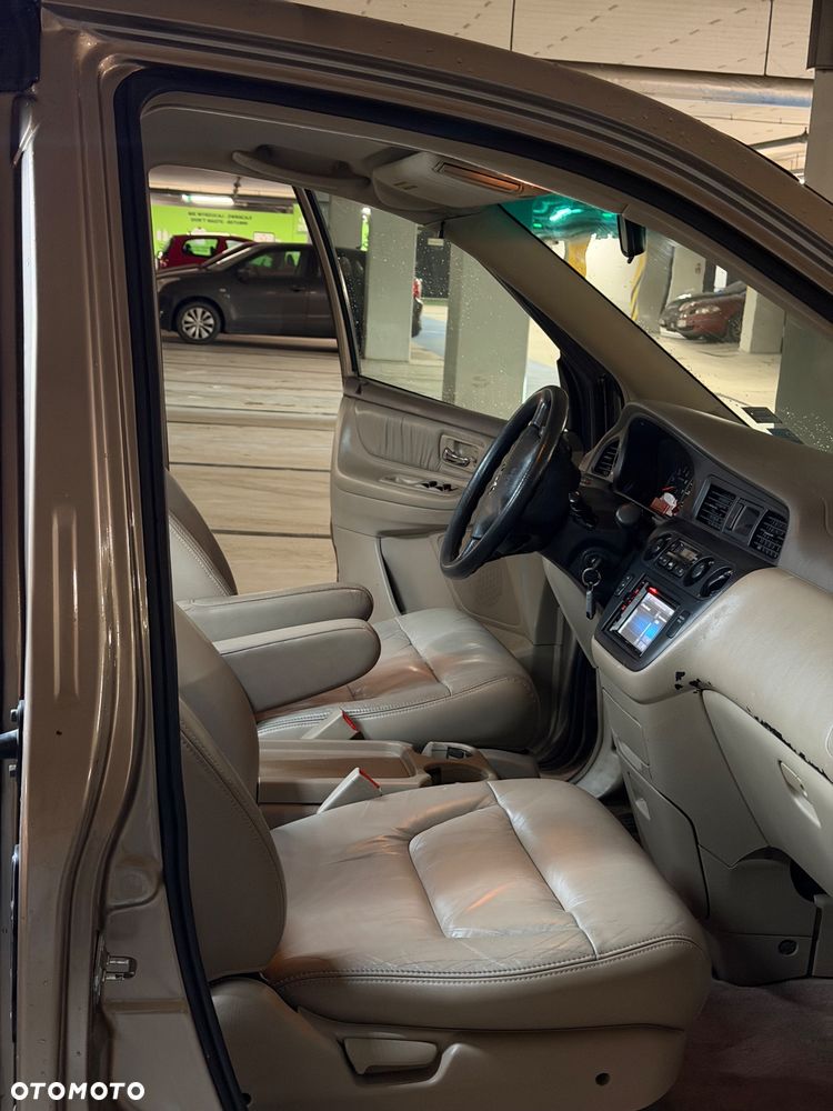 Honda Odyssey 3.5 LX - 21