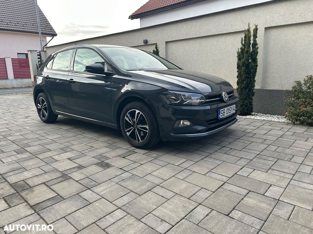 Volkswagen Polo - 1