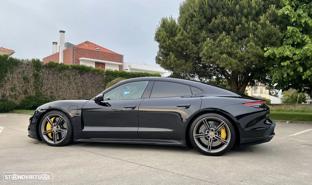 Porsche Taycan Turbo S - 19