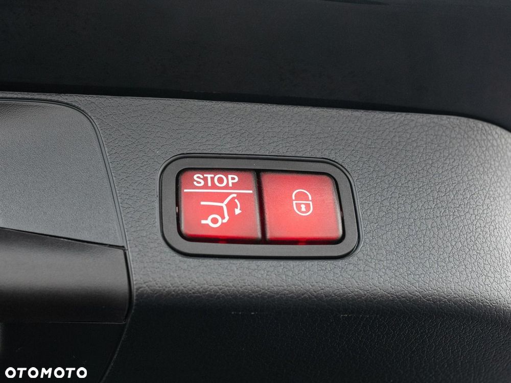 Mercedes-Benz GLB 200 d 4-Matic AMG Line 8G-DCT - 29