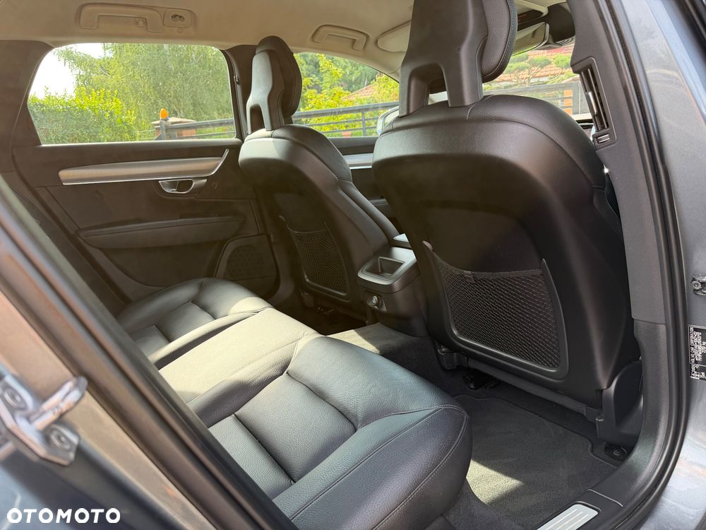 Volvo V90 D4 Momentum - 14