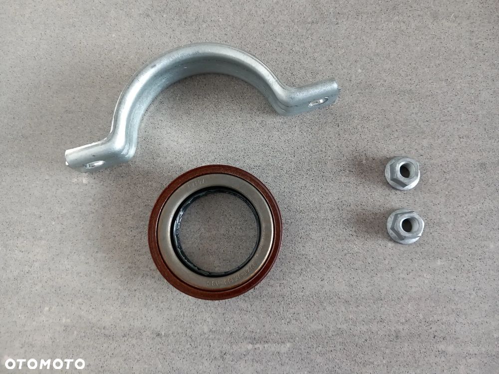Uszczelniacz na półoś do manualnej skrzyni biegów - komplet z obejmą i nakrętkami Ford C-Max, Fiesta, Focus 1863642 - 4