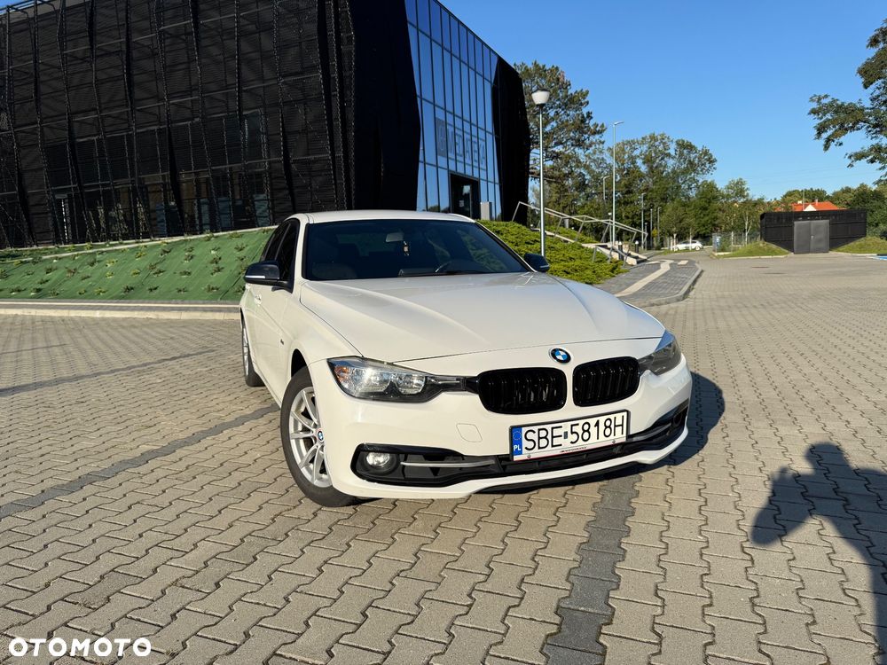 BMW Seria 3 320i Sport Line - 2