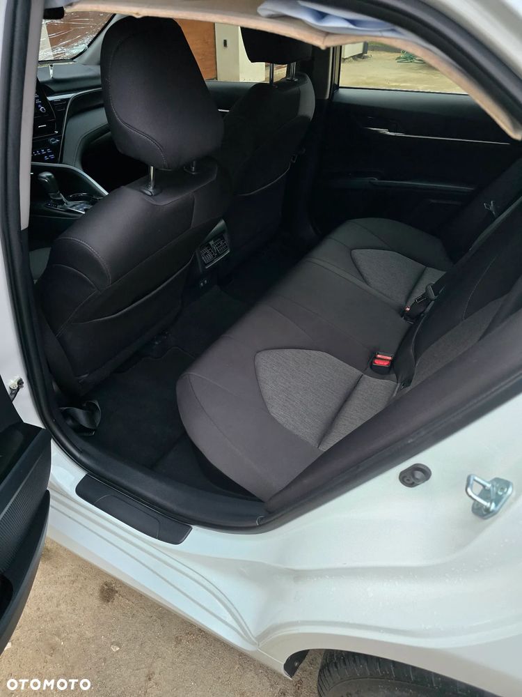 Toyota Camry - 11
