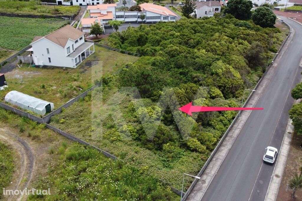 Terreno Urbanizável com 4708,05 m2 no centro da Madalena do Pico - Grande imagem: 4/8