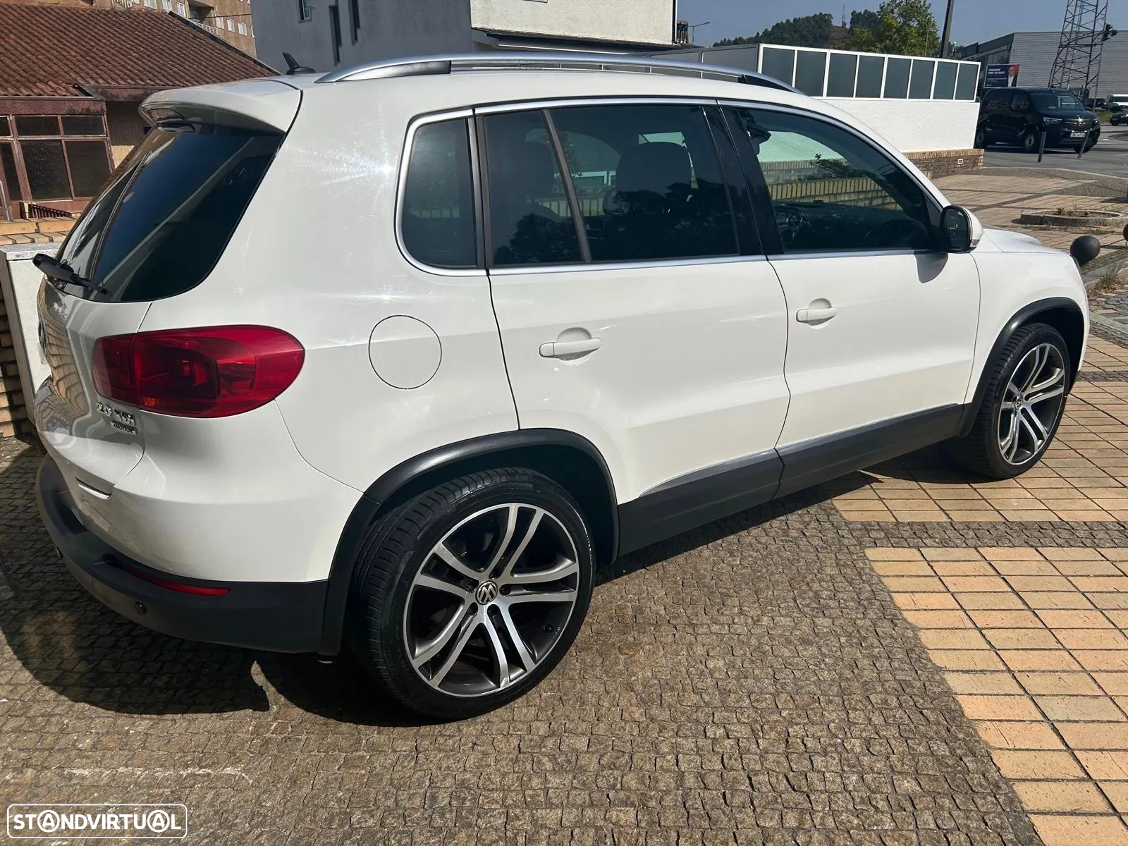 VW Tiguan 2.0 TDI Sport 4Motion DSG - 3