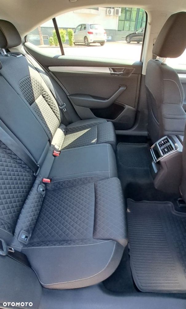 Skoda Superb 2.0 TDI SCR Style DSG - 21