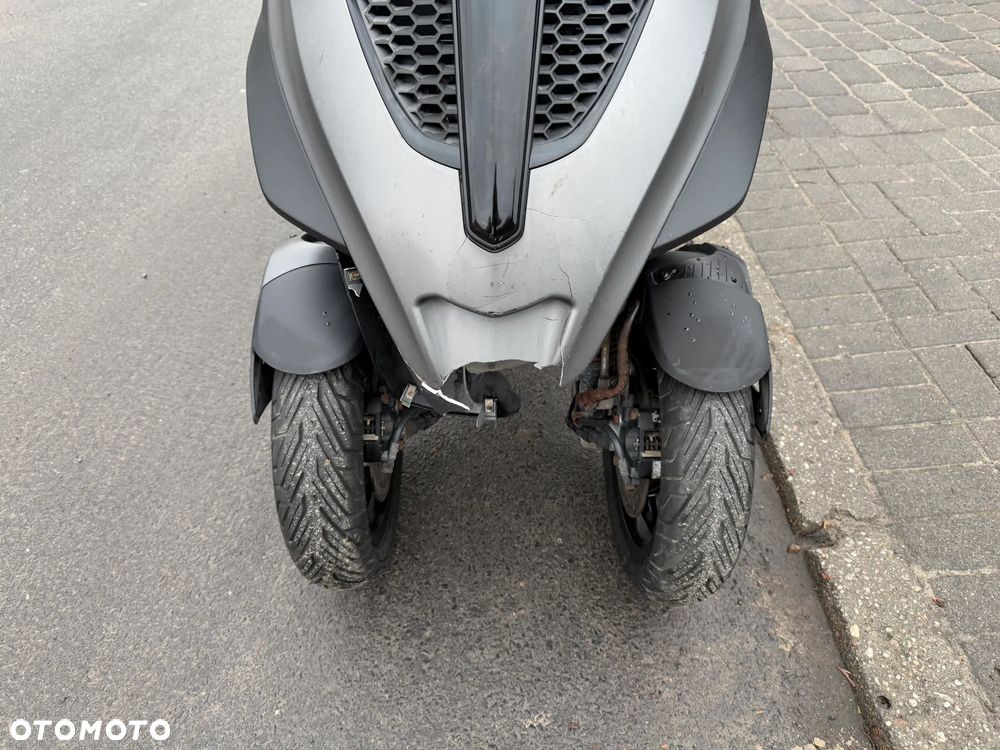 Piaggio MP-3 - 12
