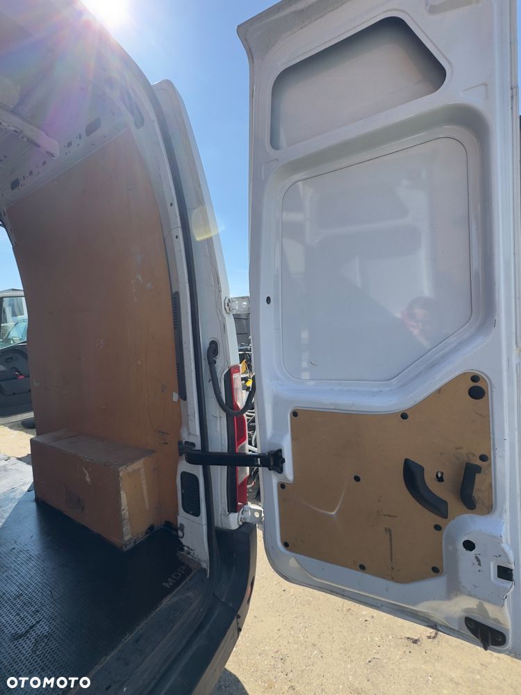 Nissan NV400 - 24