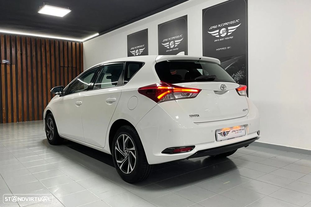 Toyota Auris 1.4 D-4D Exclusive - 14