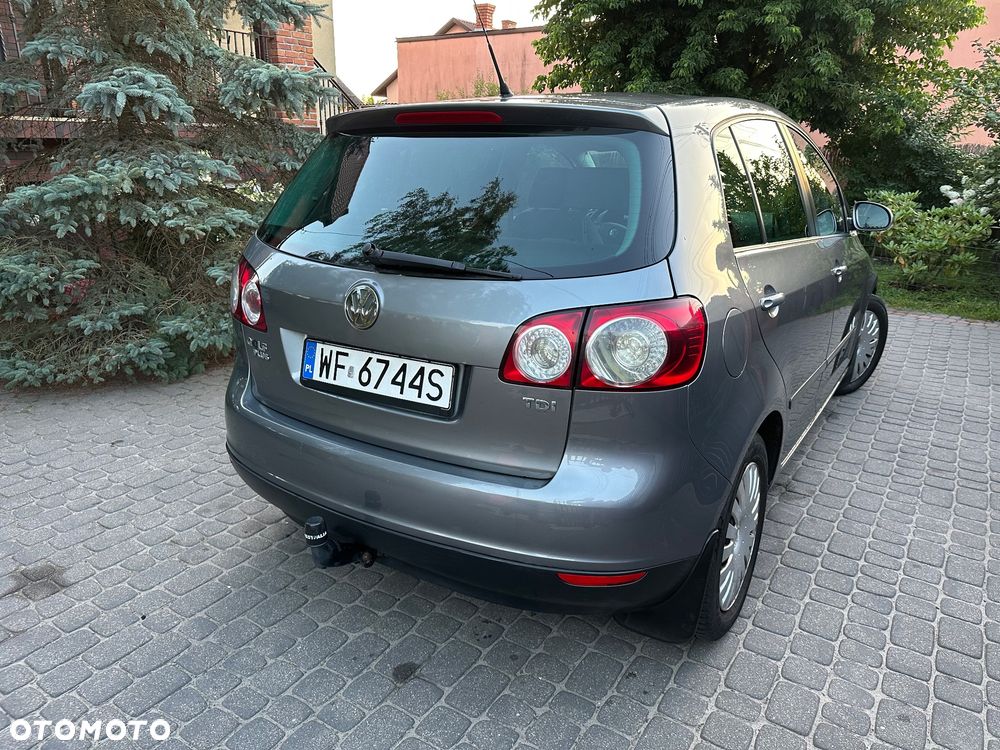 Volkswagen Golf Plus - 11