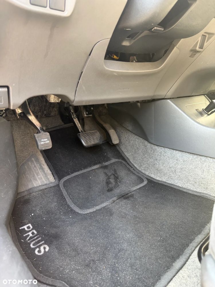 Toyota Prius - 16