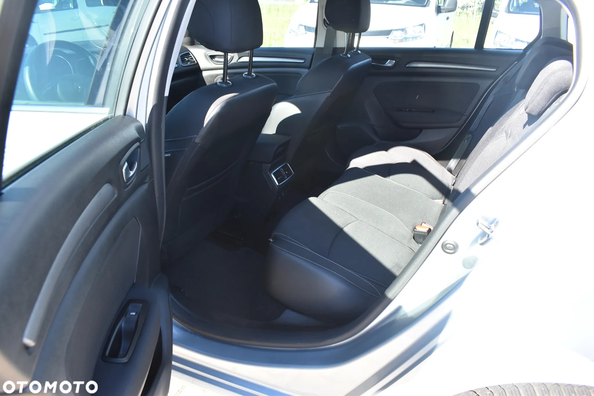 Renault Megane 1.3 TCe FAP Zen - 12