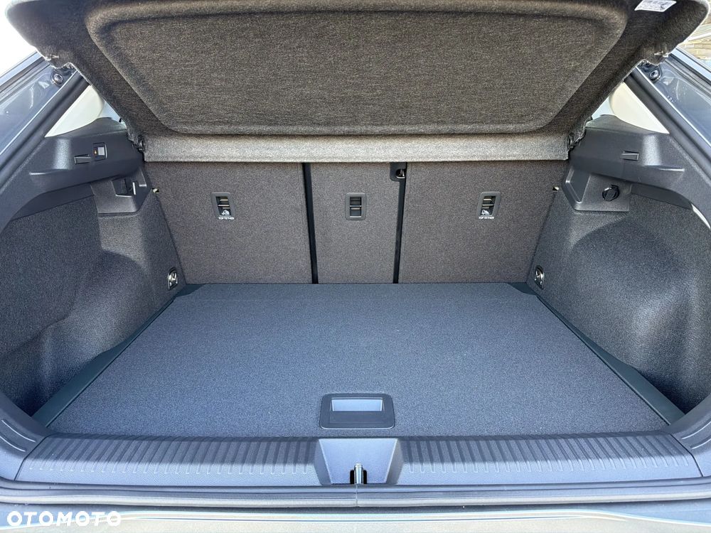 Volkswagen T-Roc 1.5 eTSI Life DSG - 18