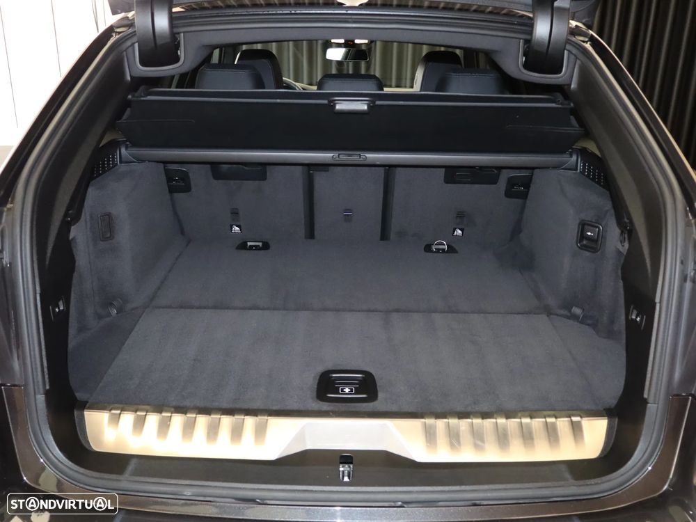 BMW 530 e Pack Desportivo M - 14