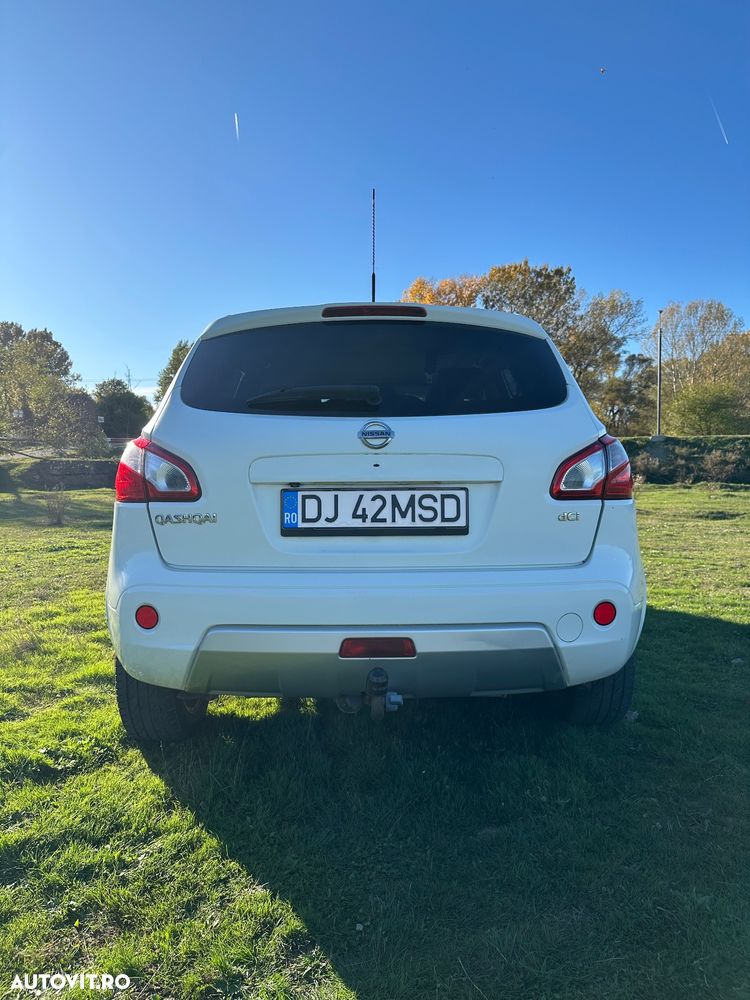 Nissan Qashqai 2.0 dCi DPF tekna - 11