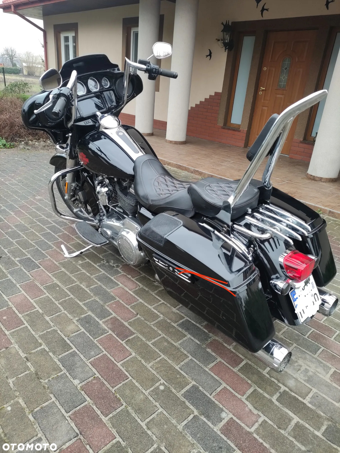 Harley-Davidson FLHT Electra Glide Standard - 2