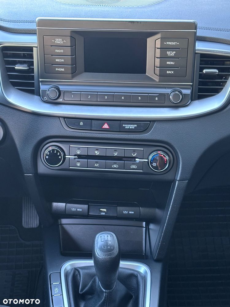Kia Ceed - 23