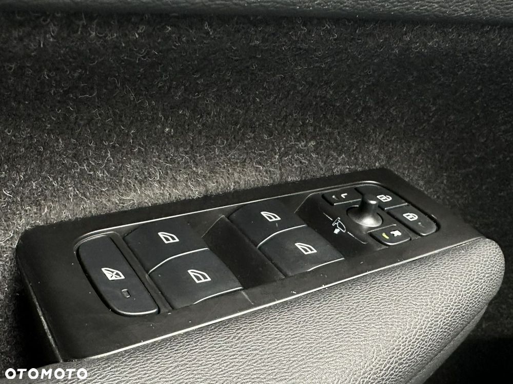 Volvo XC 40 T4 Recharge DKG Inscription Expression - 32