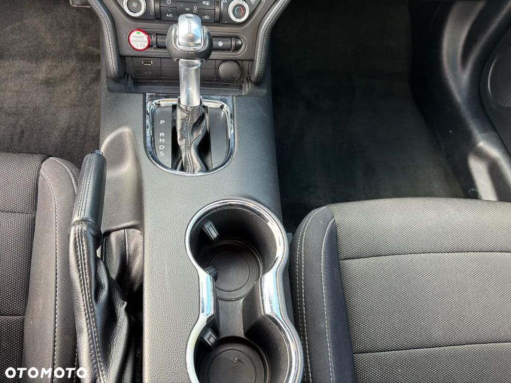 Ford Mustang 3.7 V6 - 12