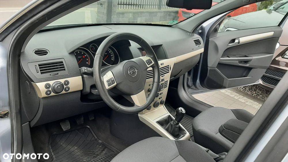 Opel Astra 1.6 - 10