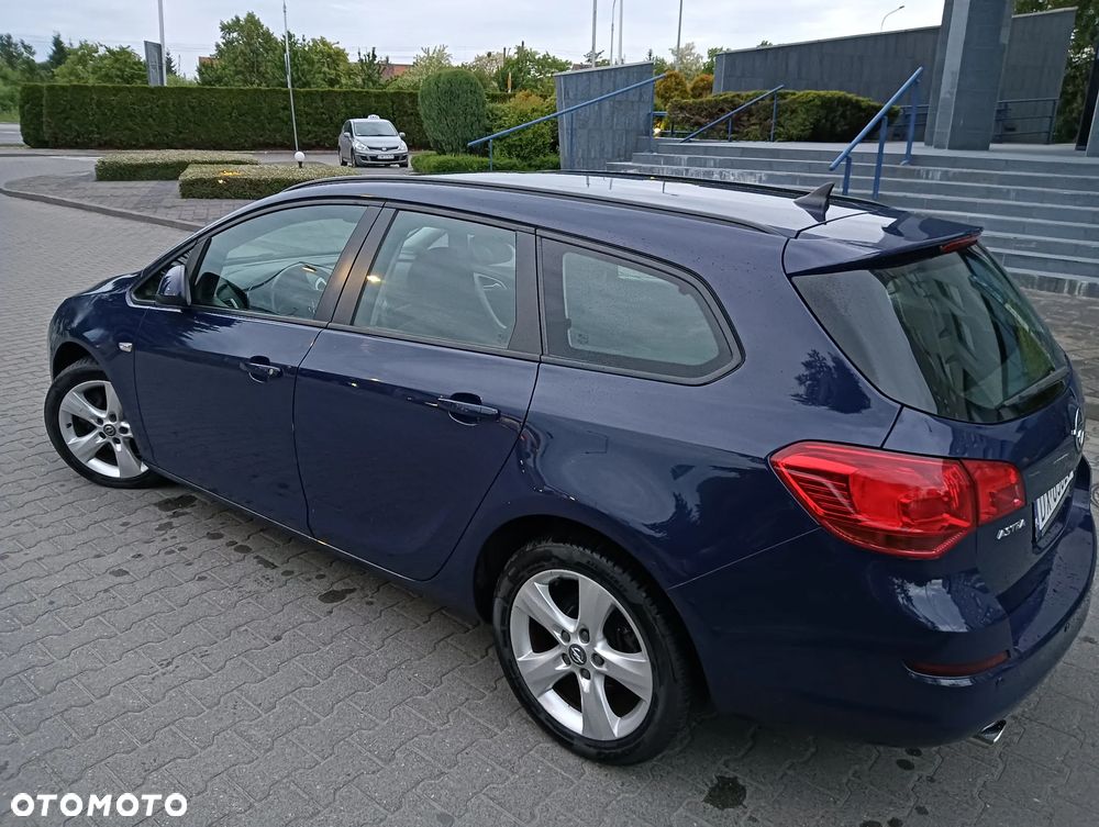 Opel Astra 2.0 CDTI DPF Design Edition - 1