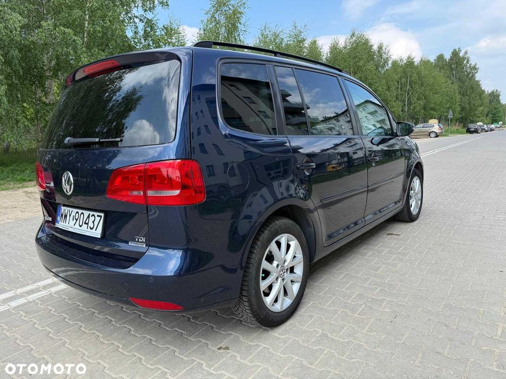 Volkswagen Touran - 4